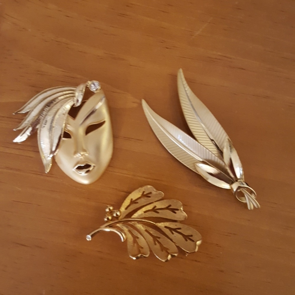 Set of 3 vintage brooches